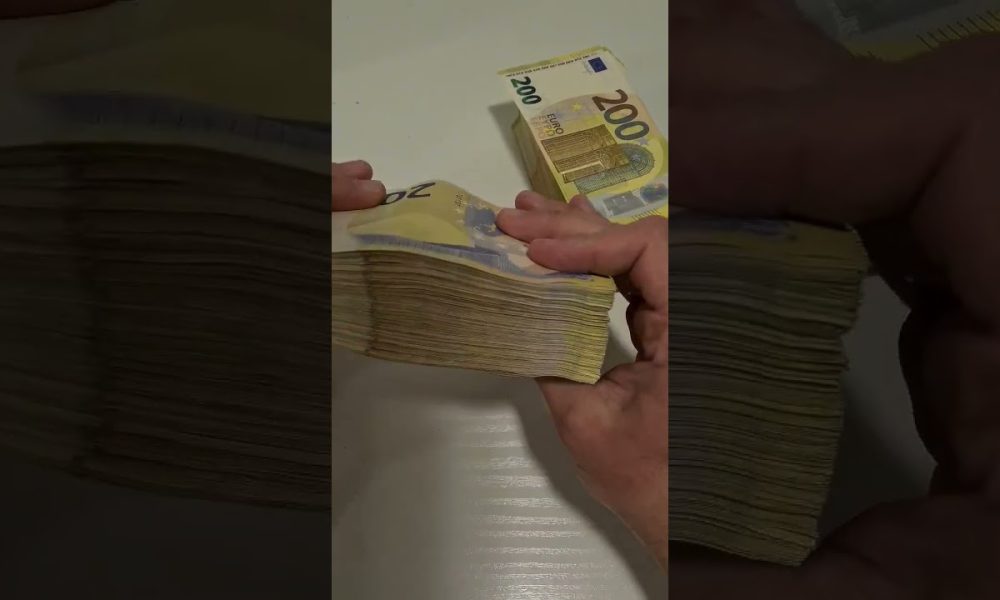 Can you guess the amount  #cash #money #casino