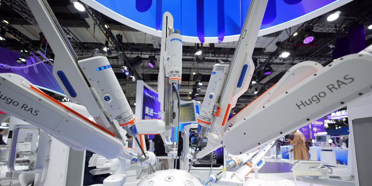 A Medtronic Hugo RAS robot-assisted surgery system. The company is due to post earnings.