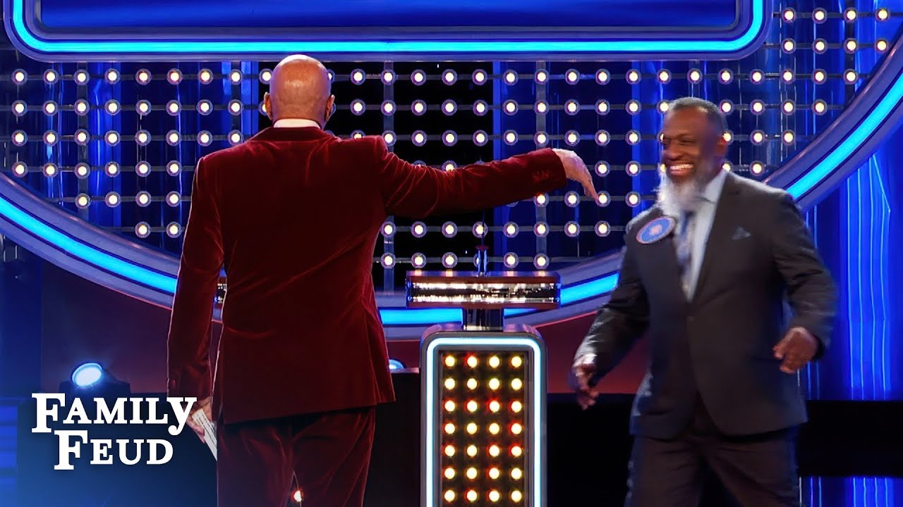 Fast Money faux pas! Jay leaves Steve Harvey hanging.