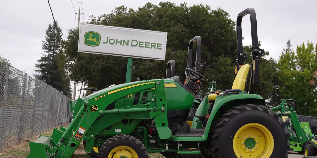 Deere Stock Hits New 52-Week High. Investors Can See a Bottom.