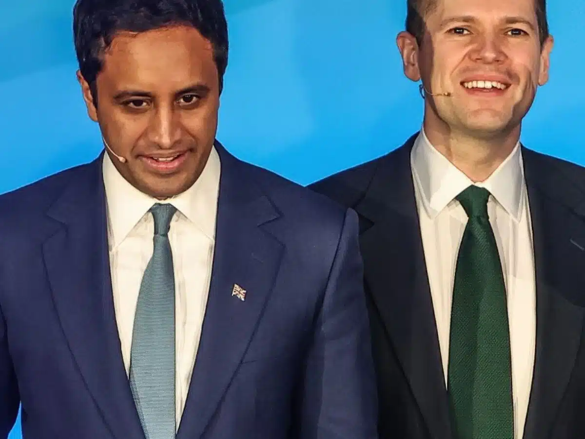 Robert Jenrick 's plot to 'destroy' Zia Yusuf