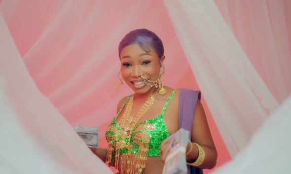 Guchi & Salima Chica - Gimme The Money