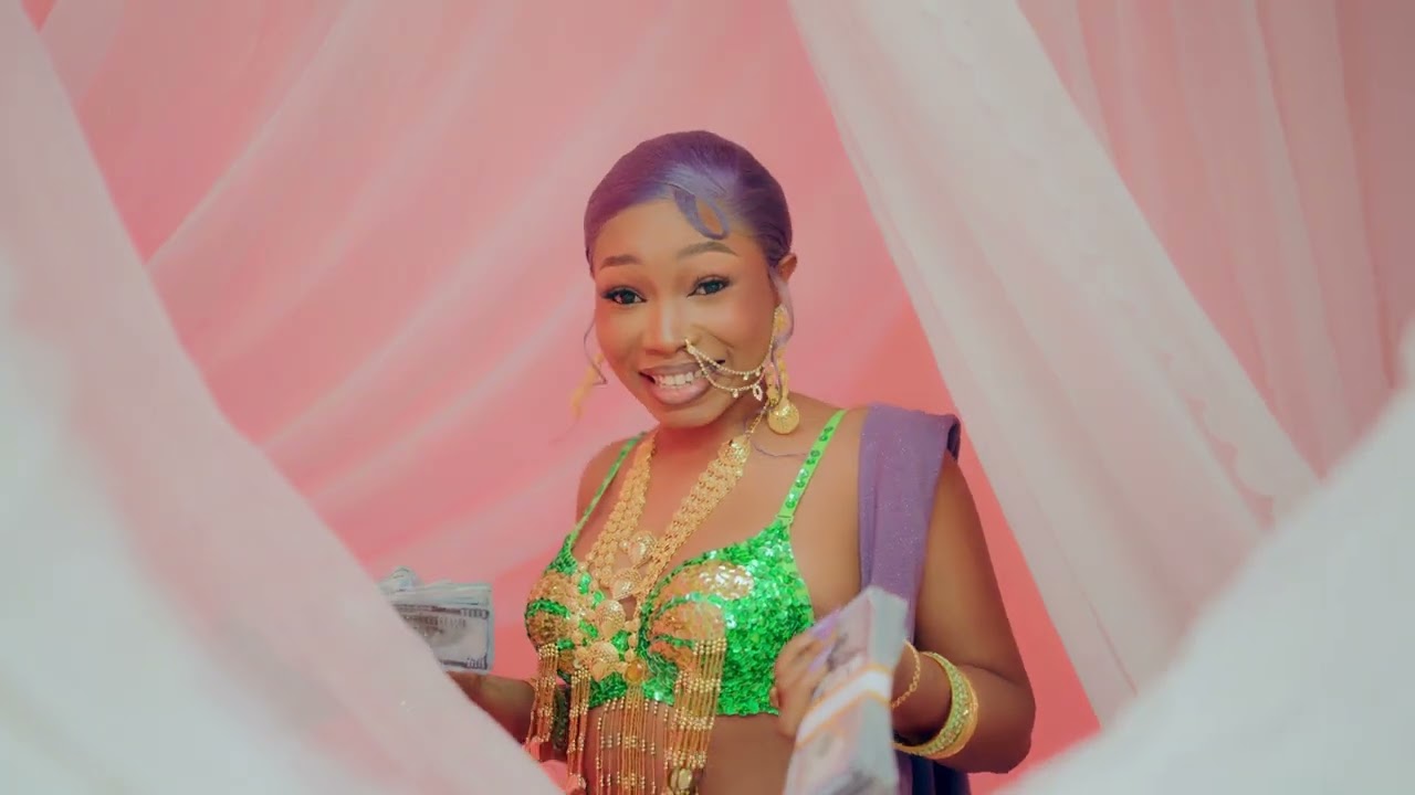 Guchi & Salima Chica - Gimme The Money