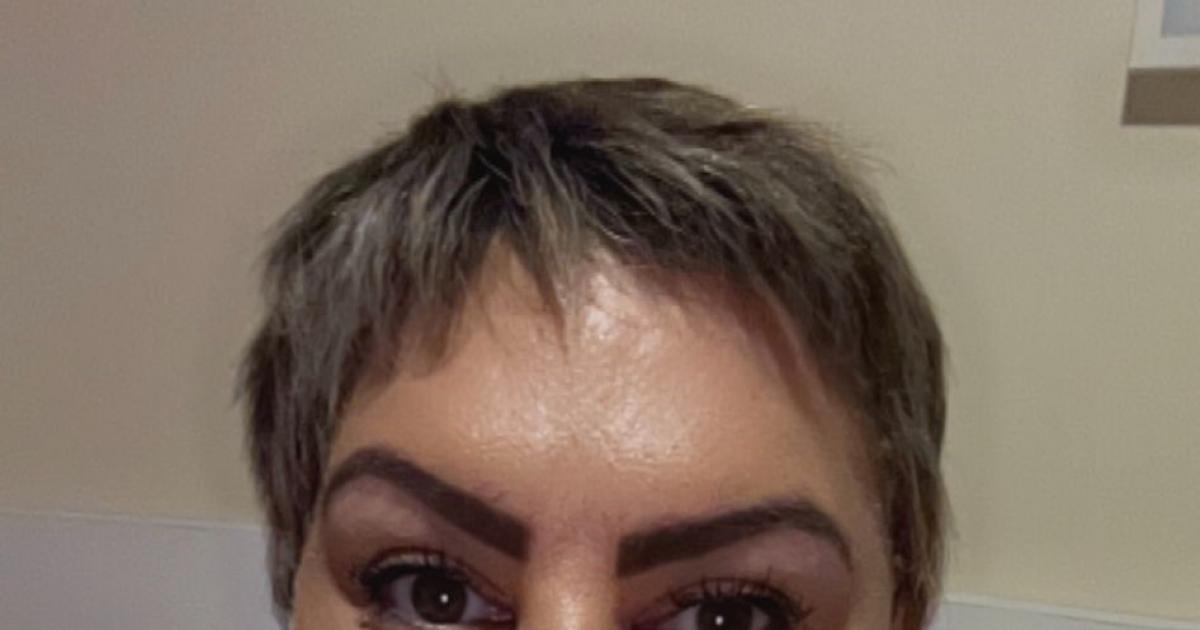 Woman urges women to book smear tests after cancer spreads