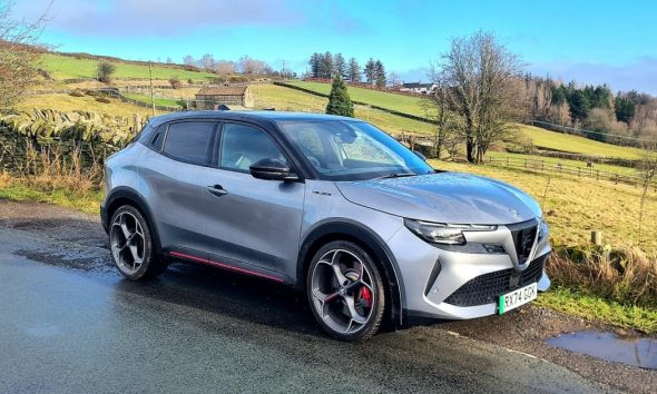 Review: Alfa Romeo Junior Veloce 280 shows electric emotion