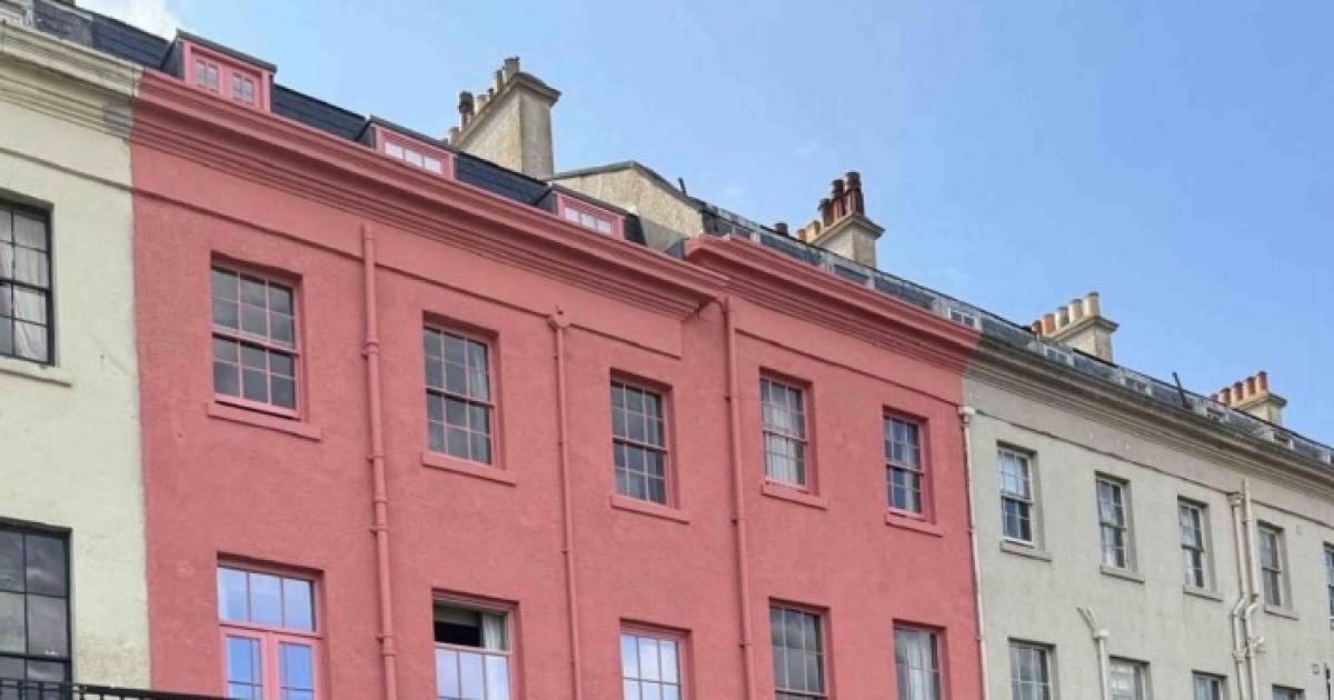 Whitby hotel painted pink without permission over paperwork ‘mix-up’