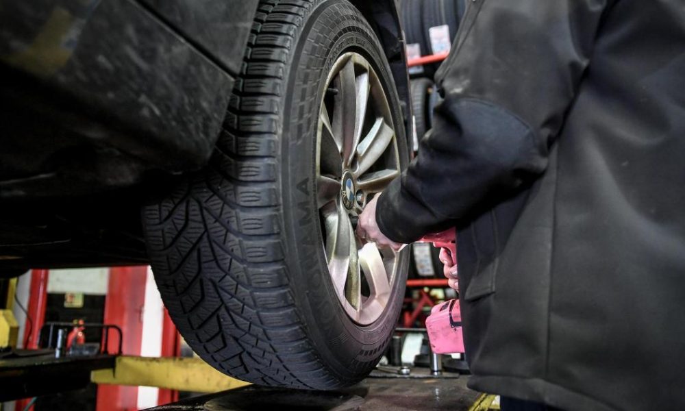 More than a million cars on UK roads do not have an MOT