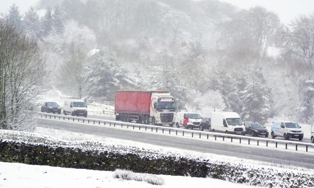 Met Office warns of heavy snow in UK amid weather warnings