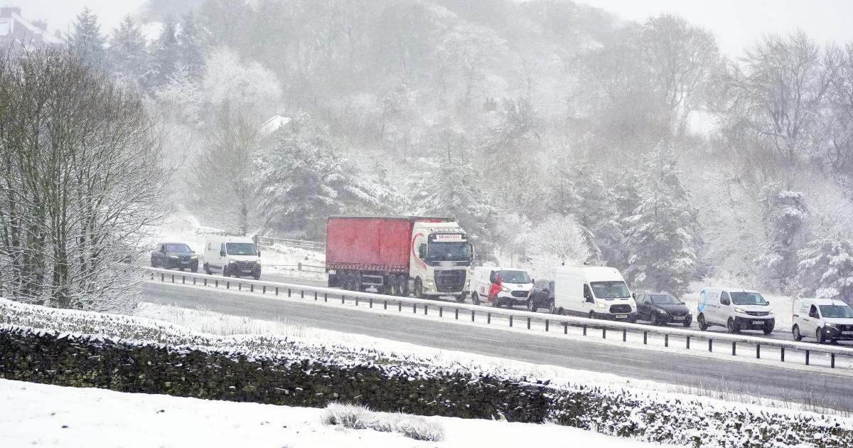Met Office warns of heavy snow in UK amid weather warnings