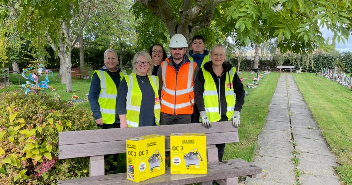 Barratt Homes donates washers to Friends of Huntington