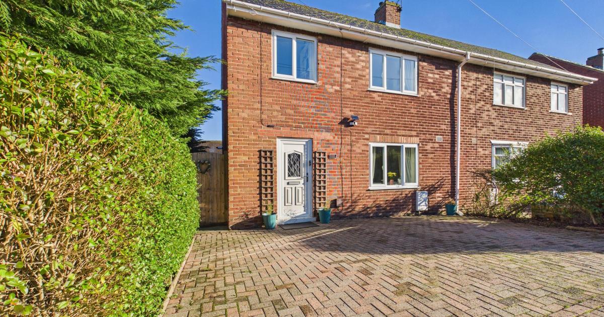 'Well-presented' property in Moorside for sale at 150,000