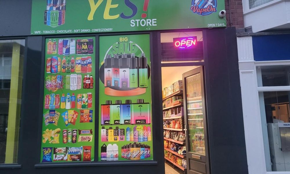 Town councillors criticize Scarborough vape shop signaga