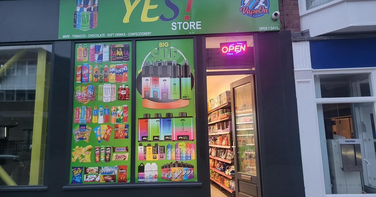 Town councillors criticize Scarborough vape shop signaga