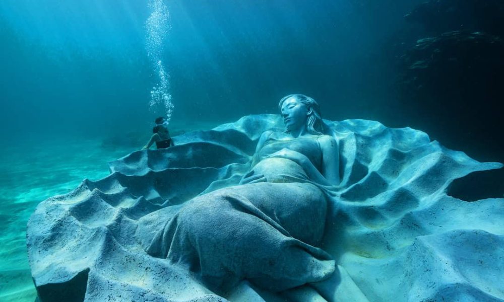 In sight: Gaia beneath the waves