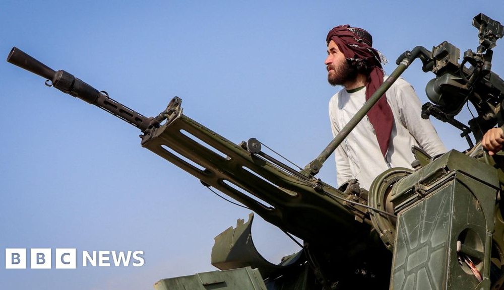 Why are Afghanistan and Pakistan fighting?