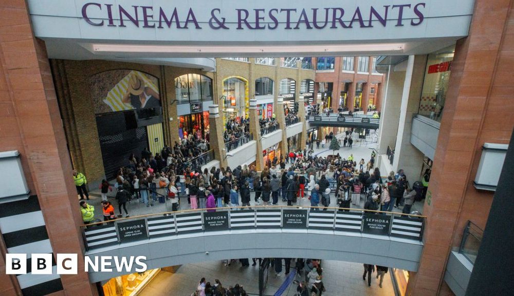 Thousands queue as beauty store arrives on island of Ireland