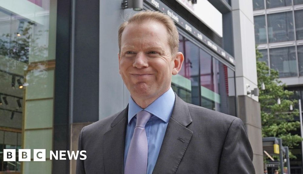 Lloyds boss accepts concern over use of staff data in pay talks