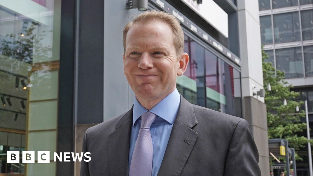 Lloyds boss accepts concern over use of staff data in pay talks