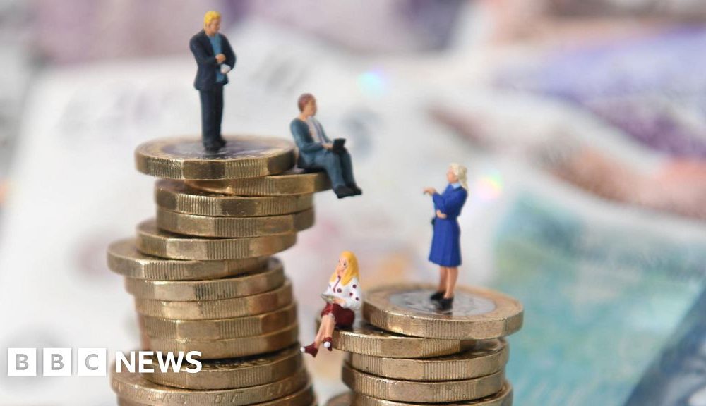 Gender pay gap won't close for another 30 years, warns union