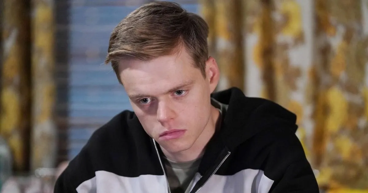 Oscar Branning to romance both of Zoe Slater's twins in new EastEnders story | Soaps