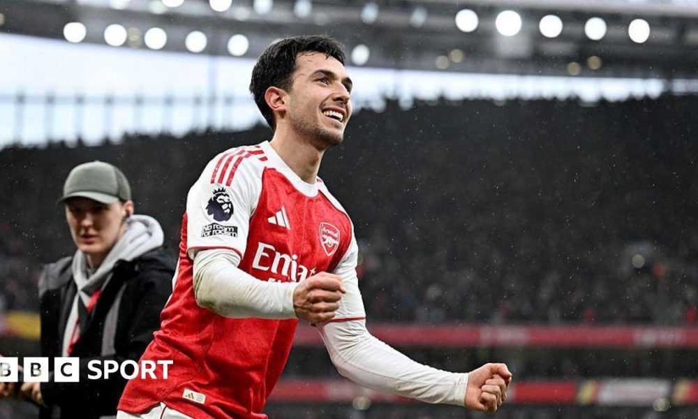 Martin Zubimendi celebrates a goal