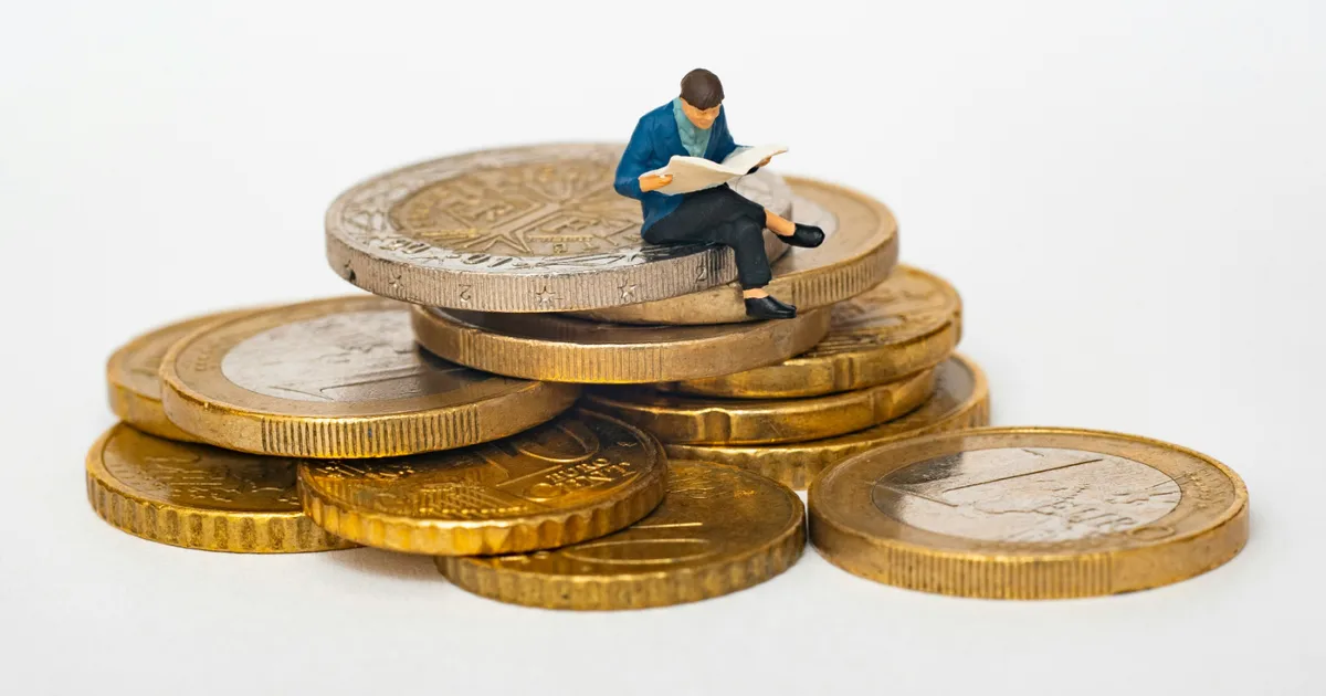 Why It Matters If You See Your Partner As A 'Spender'