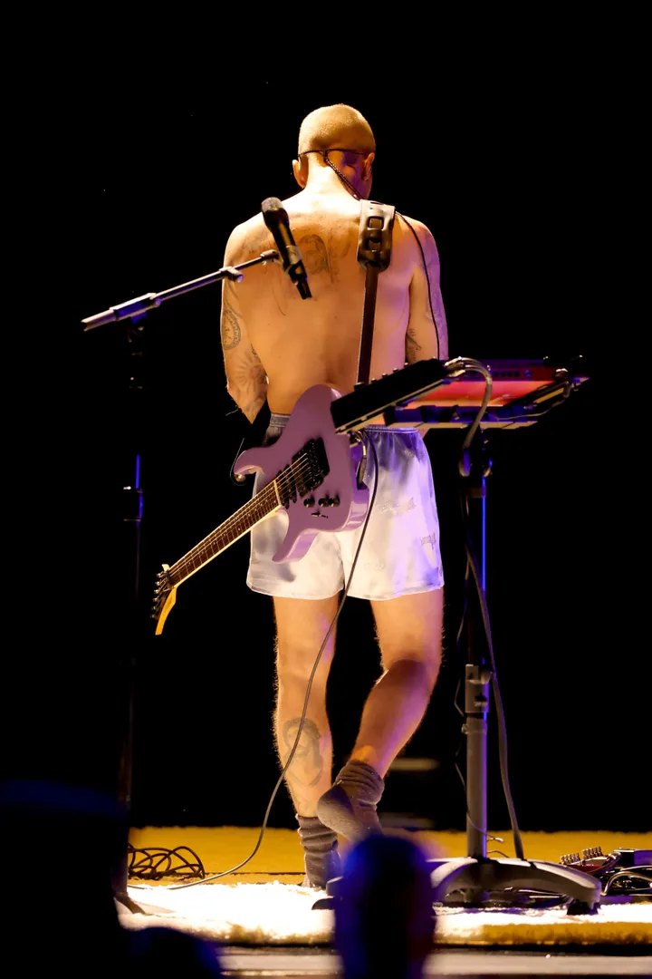 Justin Bieber has a new tattoo on his back as revealed during the 2026 Grammys