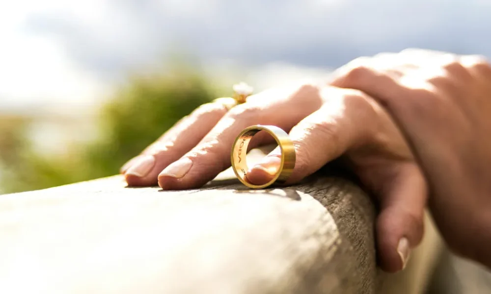 4 Science-Backed Signs You're Headed For Divorce