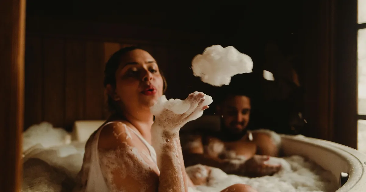 Recreate The Bridgerton Bathtub Scene With Erotic Scent