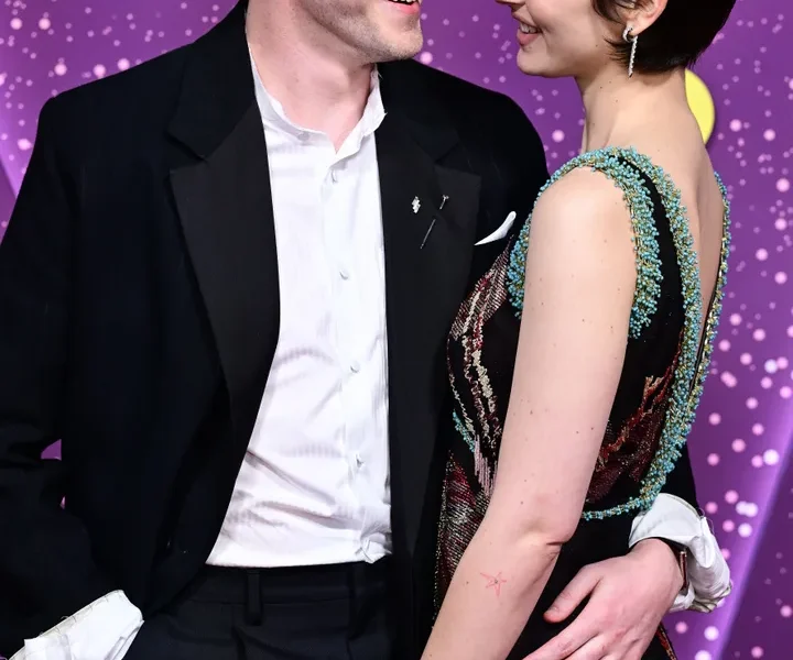 Paul Mescal and Gracie Abrams share a laugh on the Baftas red carpet