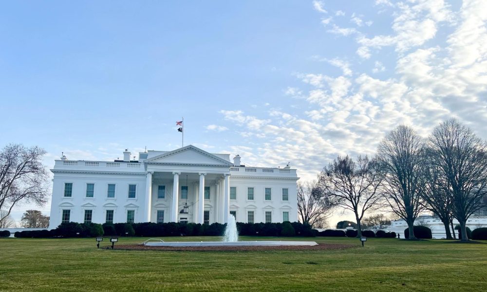 White House favors some stablecoin rewards, tells banks it's time to move