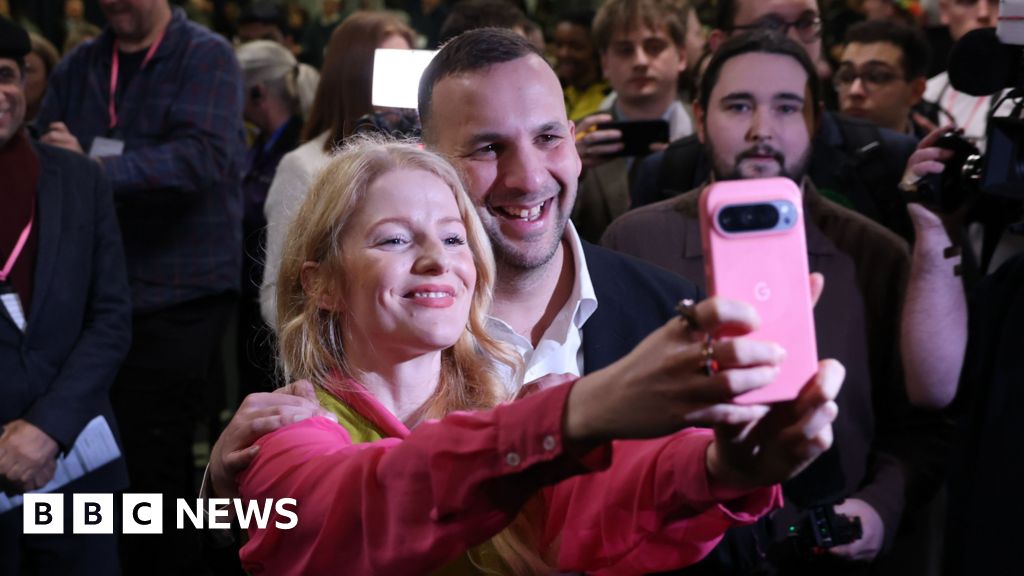 Green Party wins Gorton and Denton by-election, pushing Labour into third place