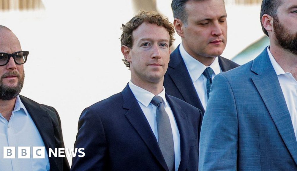Mark Zuckerberg arrives to testify in social media addiction trial