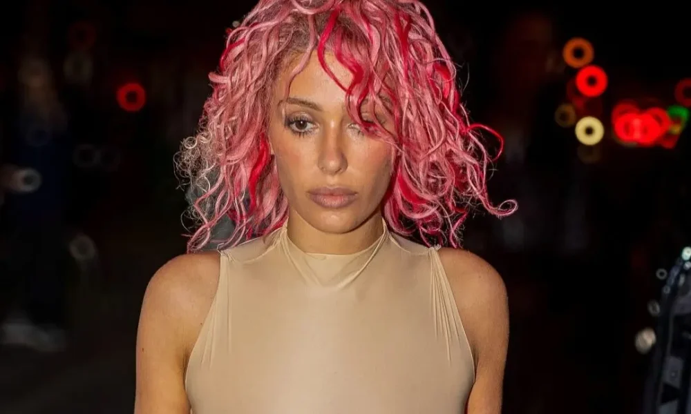 Bianca Censori with her pink hairdo