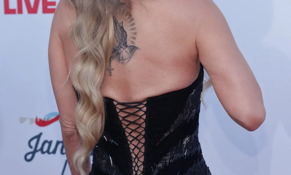 Carmen Electra at the 7th Annual Jam For Janie GRAMMY Awards Viewing Party