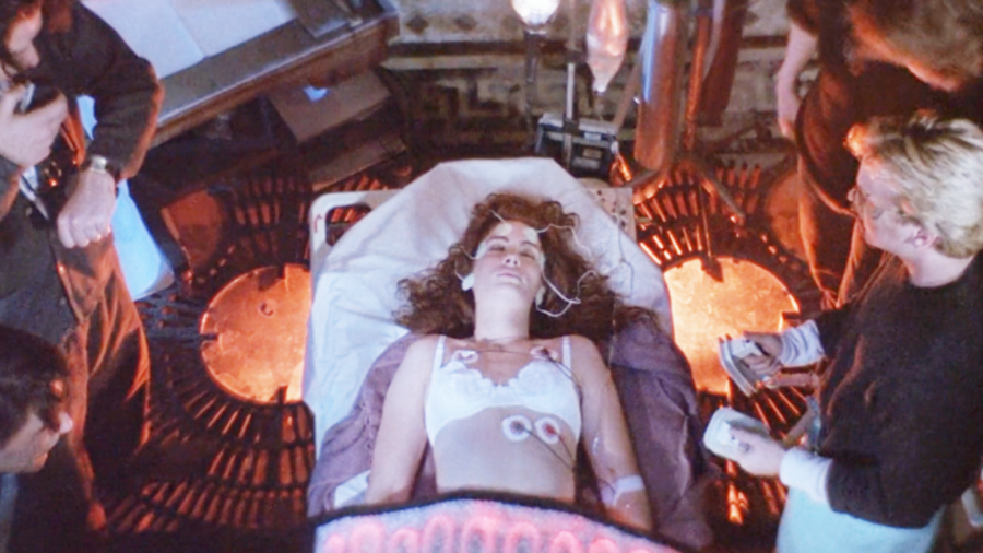 Star-Studded, R-Rated 90s Sci-Fi Thriller Will Bring You To The Brink Of Death And Back