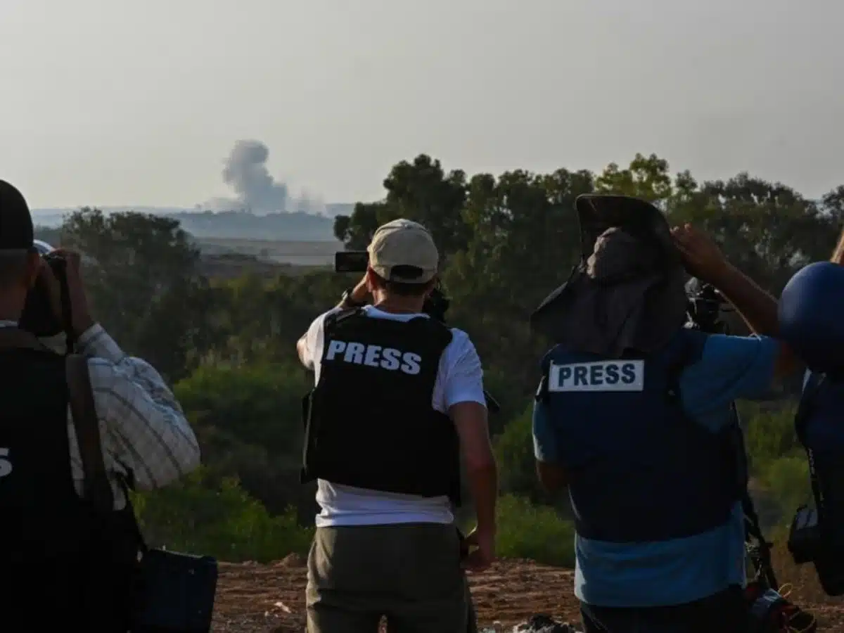 Why Israel is blocking foreign journalists from entering