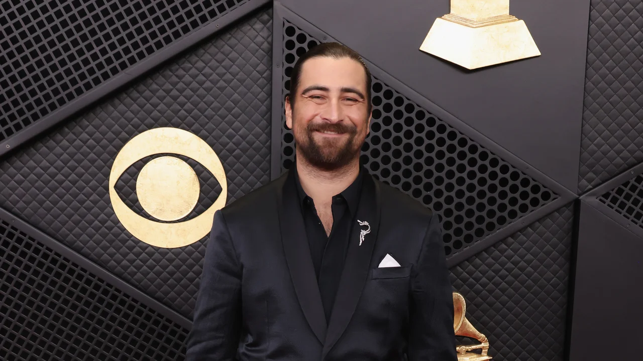 Noah Kahan Is Giving Fans the Chance to Attend a Listening Party (and Win Prizes), Thanks to Mastercard