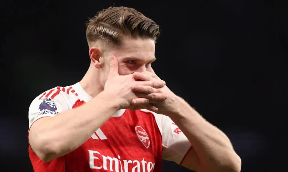 Gary Neville makes Viktor Gyokeres claim after Arsenal thrash Tottenham | Football