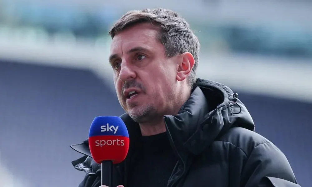 Gary Neville warns Michael Carrick will 'kill' Man Utd star if he doesn't start him soon | Football