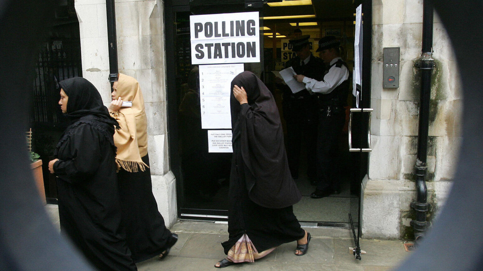 After Anywheres vs Somewheres, meet the ‘Elsewheres’