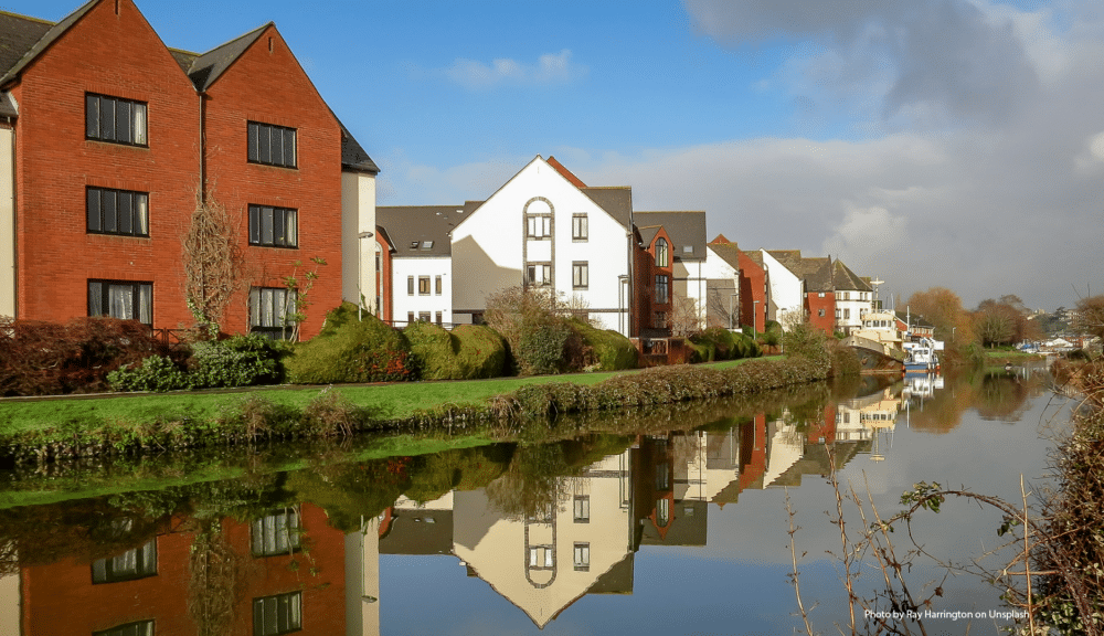 Housing, populism, and the politics of belonging