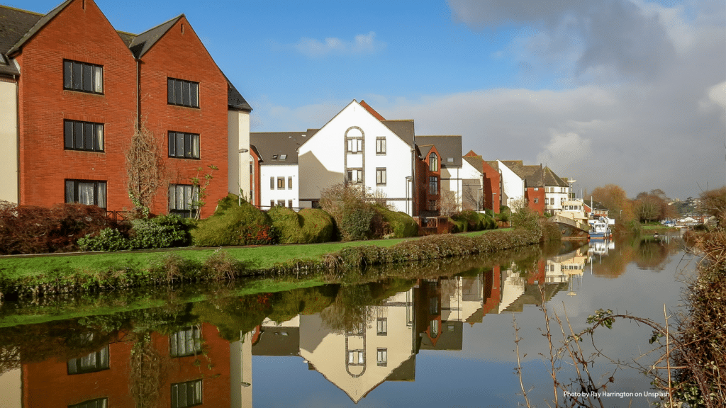 Housing, populism, and the politics of belonging