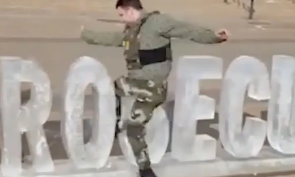 ICE sculpture hilariously destroyed by Trump goon