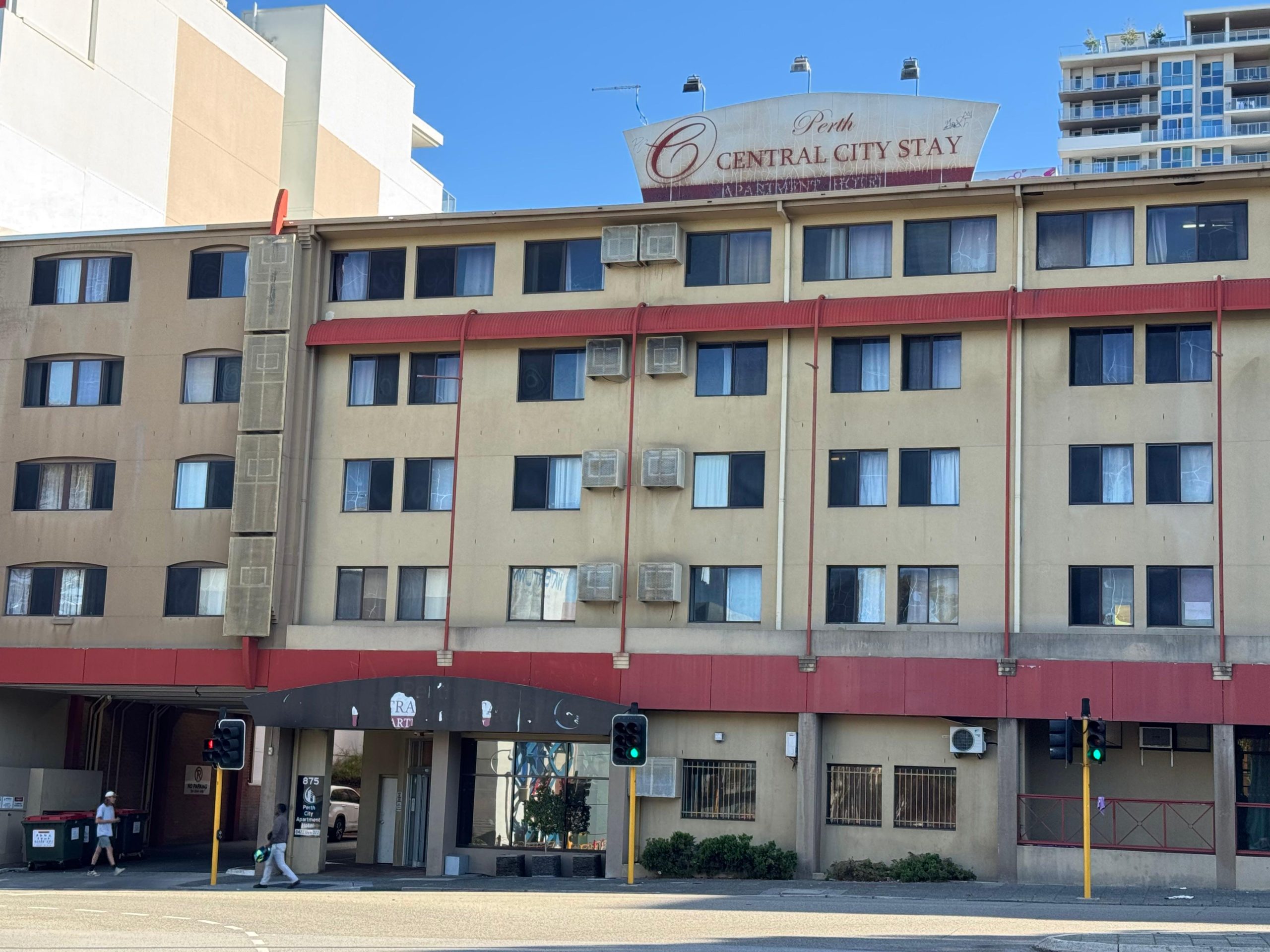 Flats boss Eddie Kamil loses battle over consumer warnings