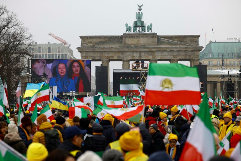 Thousands protest in Berlin in solidarity with Iranian uprisings