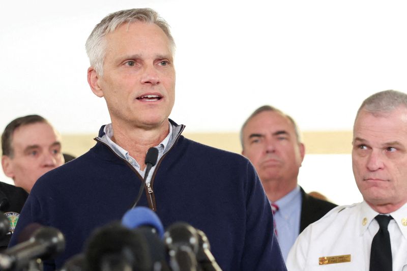 American Airlines CEO agrees to meet pilots union over concerns