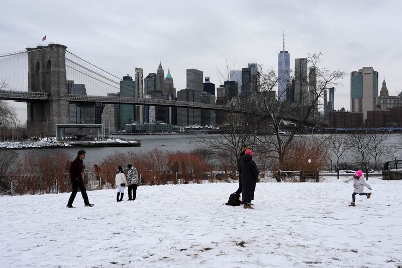 Blizzard warnings issued for New York area as storm heads to East Coast