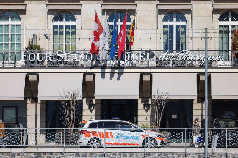 Russia weighs halt to peace talks unless Ukraine cedes territory, Bloomberg News reports