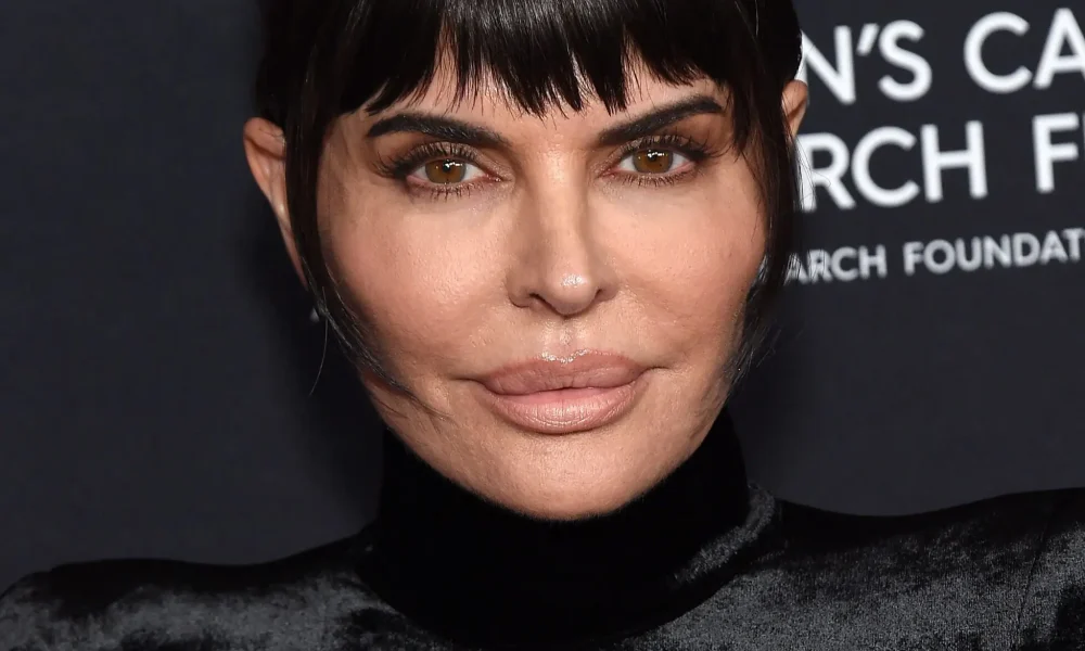 Lisa Rinna on red carpet